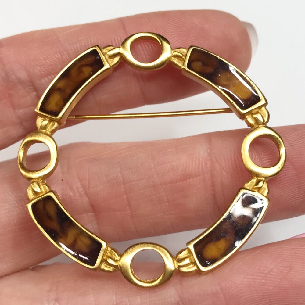 VTG Anne Kline Bezel Set Gripoix Gold Tone Chain Brooch Tiger Eye Tortoise Shell